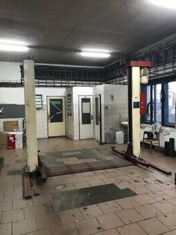 Dvojstlpový zvihák TOP Stroj