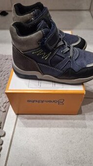 Zachovalé kožené prechodné topanky 27