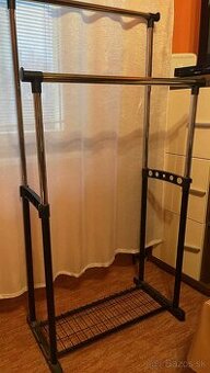 Predám stojan na šaty - 1