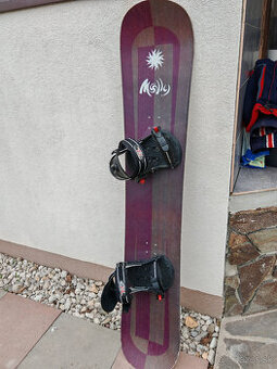 Snowboard Molly s viazaním Nidecker