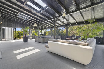 Na predaj štýlový penzión s priamym prístupom k vode v obci 