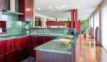 Exkluzívna dvojgener. rodinná vila (1.300 m2, parking, KE-V)