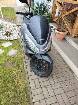 Predám skúter Honda pcx125
