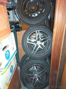 Sada zimných pneu na elektrónoch C4