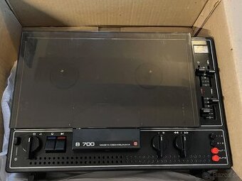Magnetofon Tesla B700