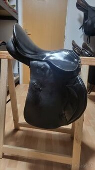 Čierne kožené sedlo