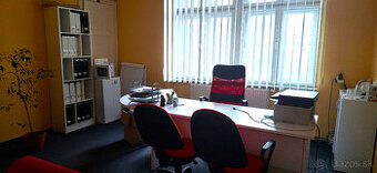 Prenájom kancelárie 21 m2 na prízemí v centre mesta