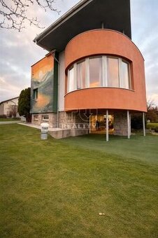 TUreality Vám ponúka na predaj exkluzívnu modernú vilu v...