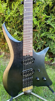 Multiscale headless gitara