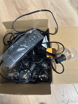 Predám vonkajšiu svetelnú girlandu – retro žiarovky