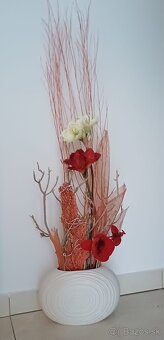 Dekorácia s nádobou