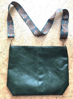 KRÁSNA VINTAGE KABELKA…Nove