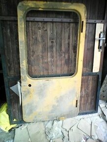 Dvere kabíny pre buldozér T130/T170