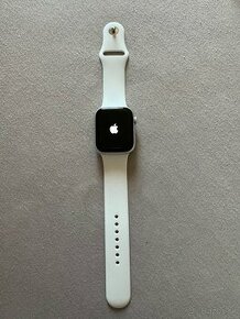 Apple watch 8 strieborné 45mm