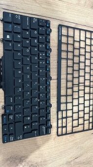Dell 7250 na diely