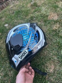 Prilba Shoei