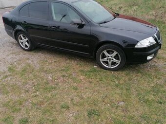 predam skoda oktavia 2