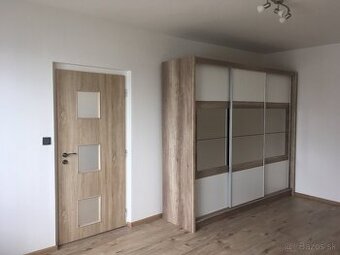 1 IZBOVÝ BYT NA PRENÁJOM - LUČENEC