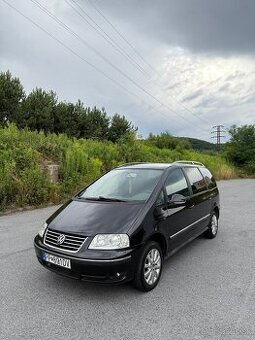 Predam Volkswagen Sharan Business 4x4 ,Ťažné,7miest,245tis