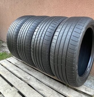 Bridgestone 225/45 R18 4x=120e