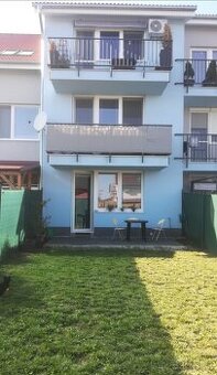 Na predaj 1-izbový byt so záhradou a parkovacím miestom – Sl