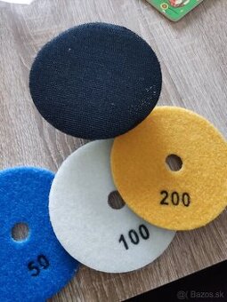 Brusne kotuče na dlažbu - 1