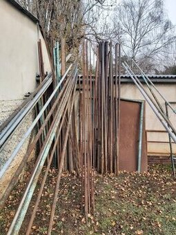 Železné stĺpiky,vodárendké trubky pozinkované, oceĺove prúty