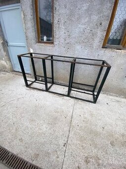 Stojan pod aquarium