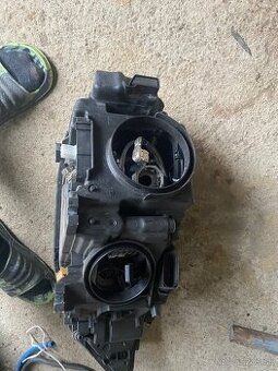 Predam poškodené svetlo na audi a4 - 1