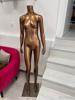 Figurina zena