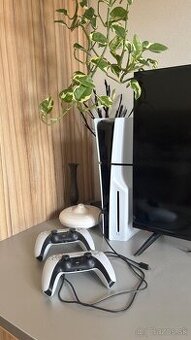 PLAYSTATION 5 Slim s mechanikou + dva ovládače
