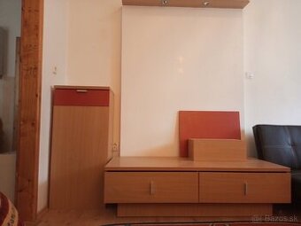 Obyvackova zostava vo velmi dobrom stave za 60 Eur