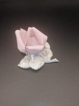 porcelánová ruža Leander