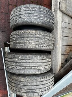 Predám letne pneu 215/50R18