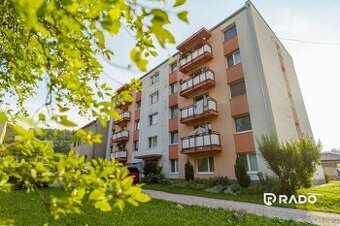 RADO | Zrekonštruovaný 2i-byt s balkónom a pivnicou | Šalkov
