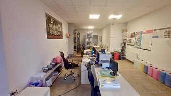 Obchodný priestor s výkladom pri hlavnej ceste – Trenčín