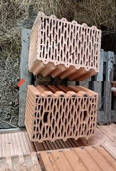 Tehla Porotherm 38 a 37