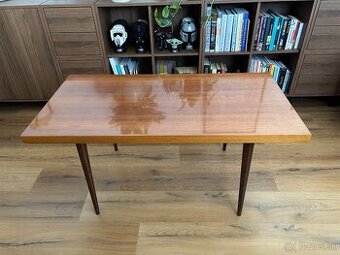 Retro konferenčný stolík