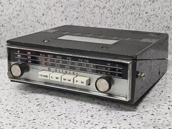 STAROŽITNÉ AUTORADIO 》Hitachi KM-900L