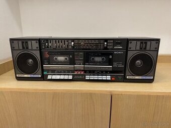 Predám SONY CFS-600 kazetový rádiomagnetofón