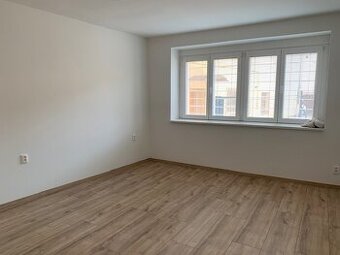 2 izbový byt v centre s možnosťou parkovania, Nitra - 1