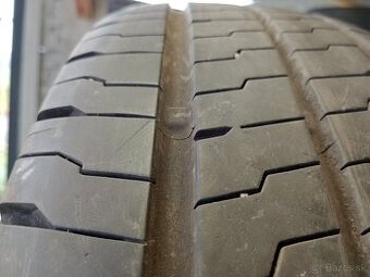 Predam 2ks pneu 215/75/r16C  letne  Continental