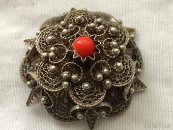 Starozitny privesok filigriansky strieborny brosna