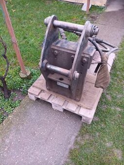 Búracie kladivo na traktorbáger Caterpillar - 1