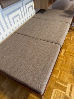 Postel s uloznym priestorom