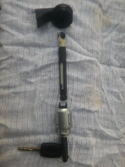 Predam zamok kapoty na Ford Focus,Ford C-MAX