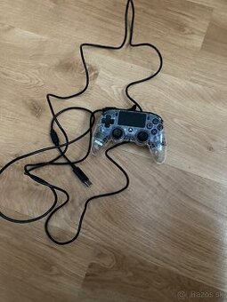 PS4 controller