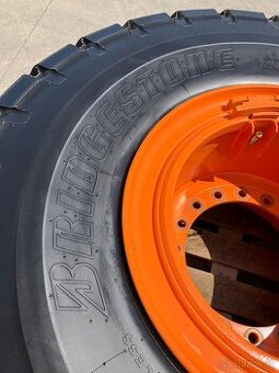 DEVELON / DOOSAN  Predám sadu 4 kolies - Nové