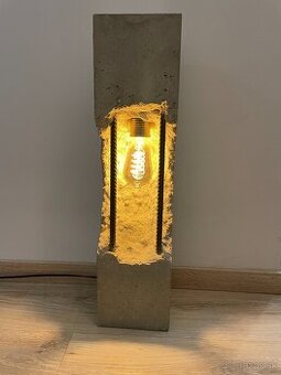 Betónová lampa