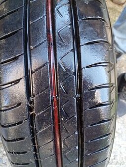 Pneumatiky 155/70 R13 + disky + puklice